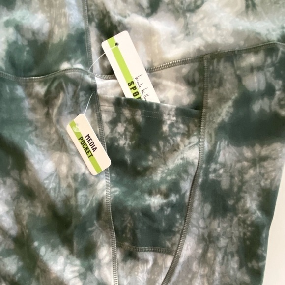 Nicole Miller Green Camo High Waisted Leggings 3X - Picture 6 of 9